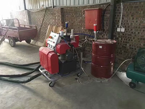 無(wú)錫聚脲噴涂機(jī) 施工都是什么價(jià)位的(圖2) 江蘇省客戶防腐聚脲噴涂設(shè)備施工案例